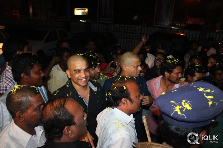 Yevadu-Movie-Success-Tour